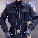 Veste courte motard homme à grandes poches, collection automne-hiver 2024, unisexe, style fonctionnel, couleur unie.-2