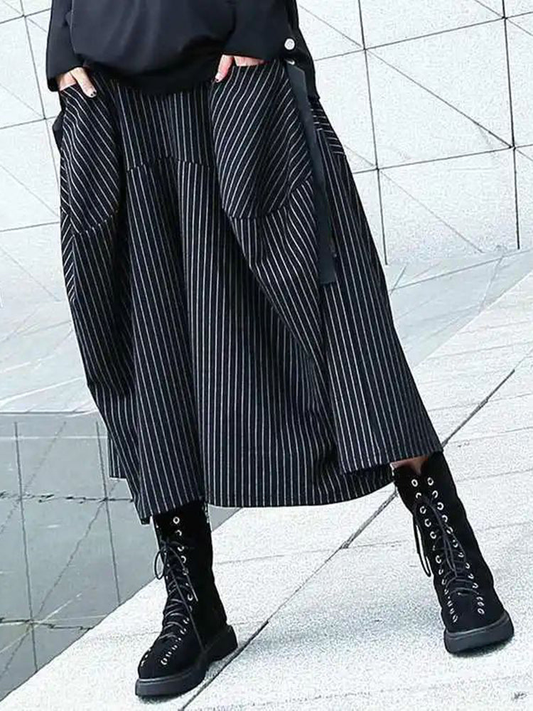 Men's LGBT trend Japanese black and white striped skirt